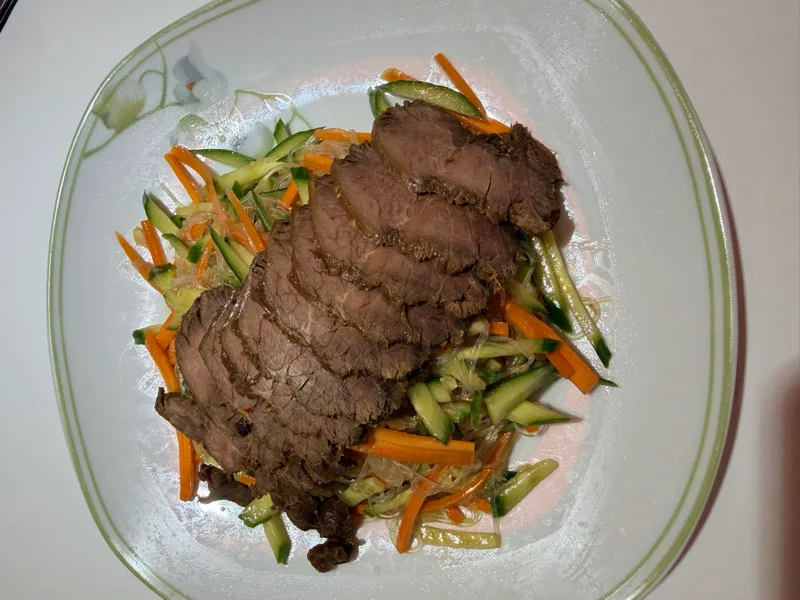 Salade chinoise aux trois légumes
Concombres, carottes et vermicelles de soja