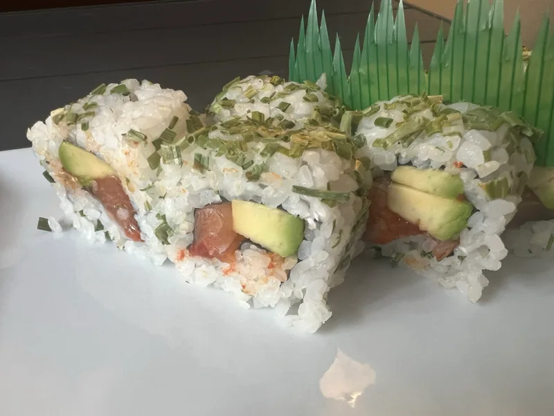 806 Saumon épicé,avocat,ciboulette séché