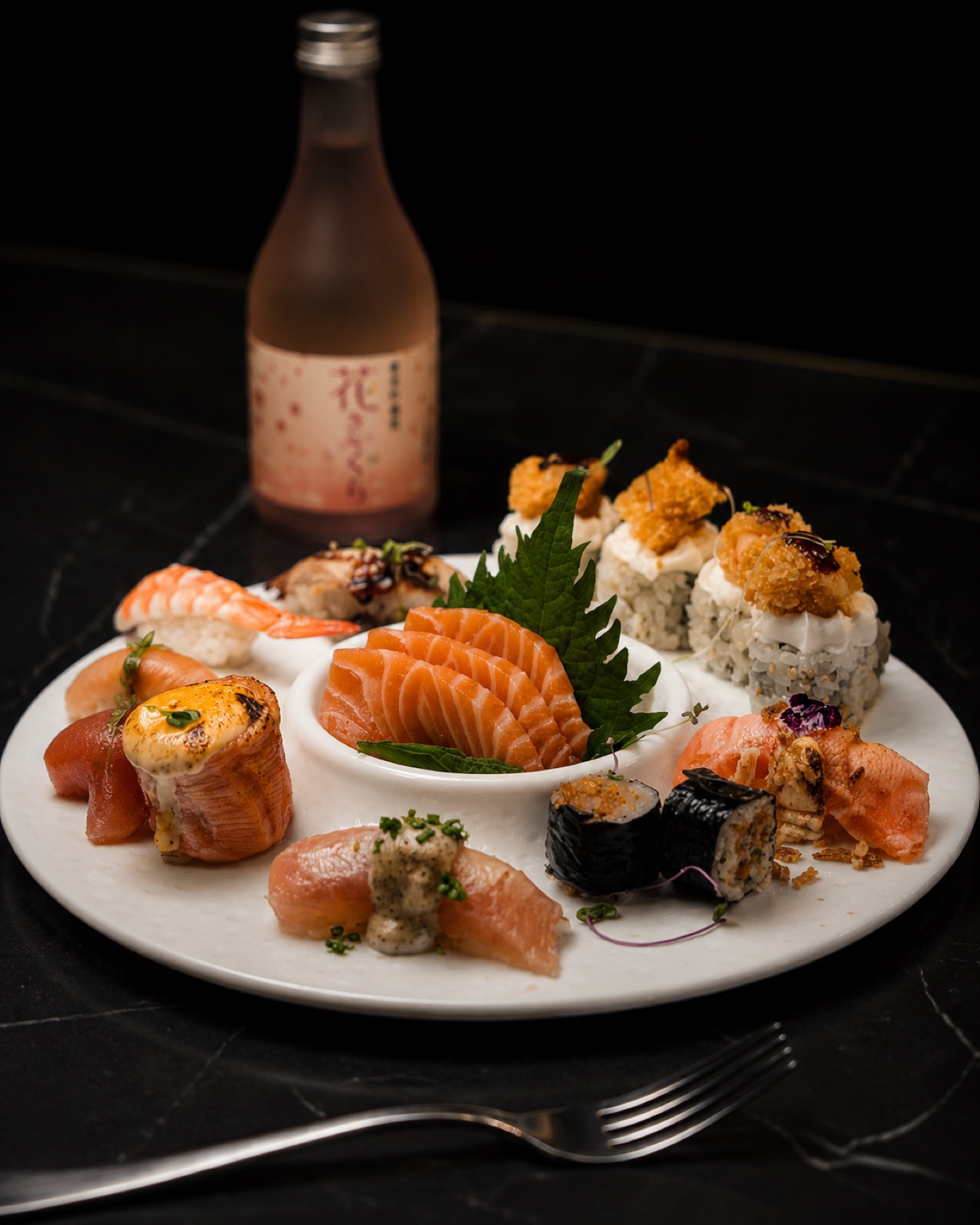 Assortiment de sushi et sashimi