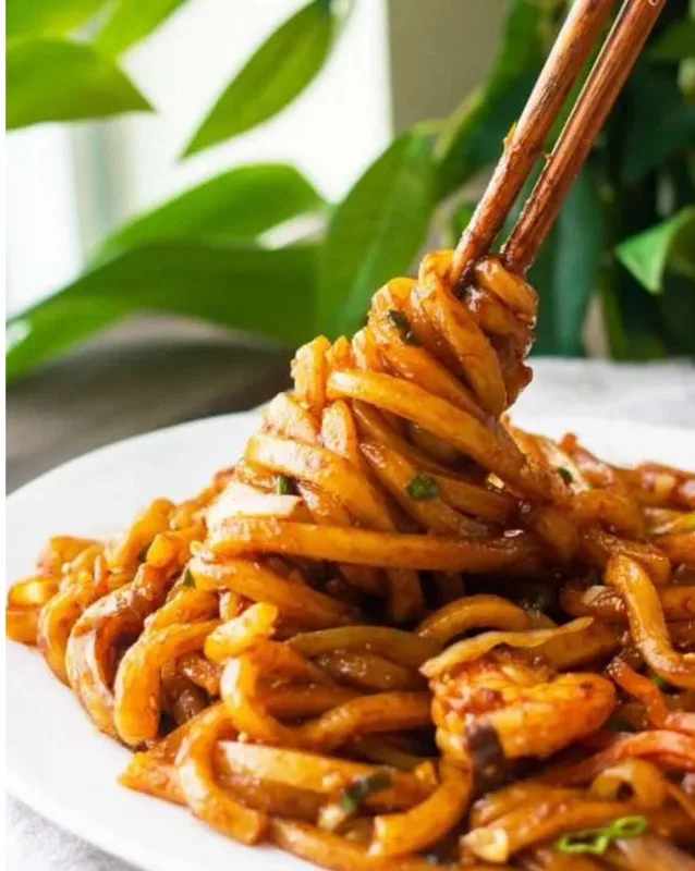 MENU Udon sautée au poulet/crevette/boeuf 鸡肉/虾/牛肉炒乌冬面 N3