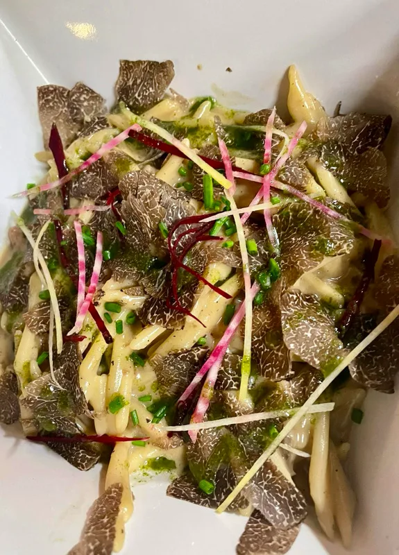 Linguines aux truffes fraîches