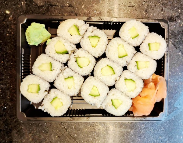 J06. 🍙 16P maki concombre