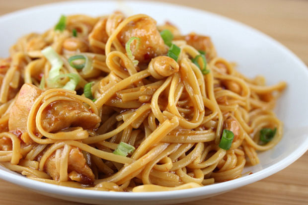 E11 nouilles sautées au poulet