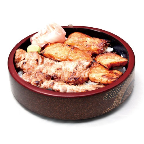 H4 Chirashi thon grillé et saumon grillé avec riz vinaigré