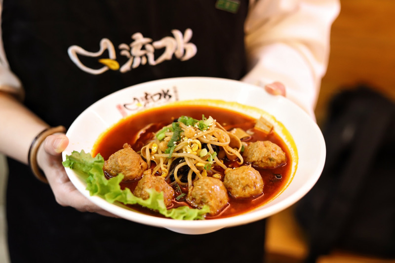 A3. Hotpot noodles with meatball