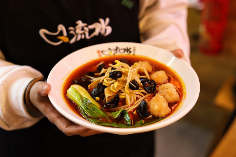 A5. Hotpot noodles with shrimps balls