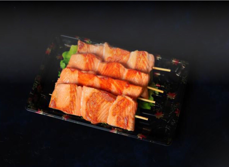 J20B.  Brochettes au saumon (4 pièces)