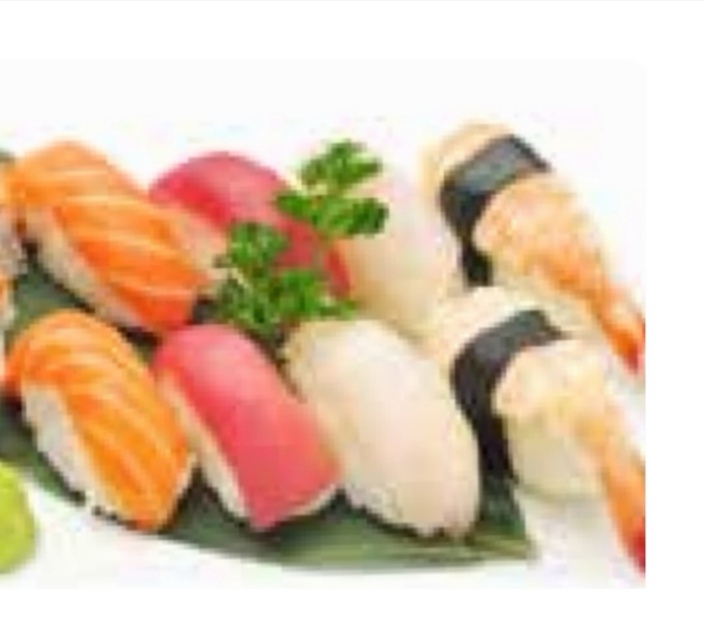MS2 (1 soupe, 1 salade ,8 sushi assortis )