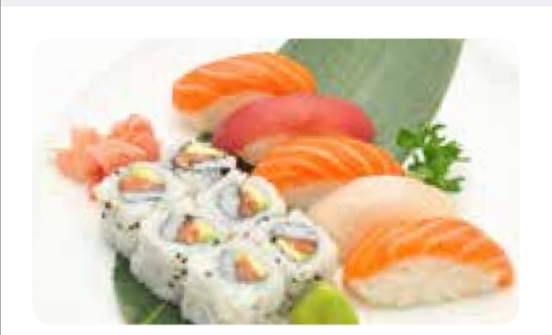 MS3 (1 soupe, 1 salade,8 california saumon avocat, 6 sushi assortiment)