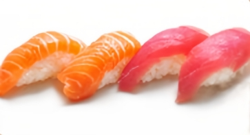 8. 4 sushi : 2 saumon 2 thon
