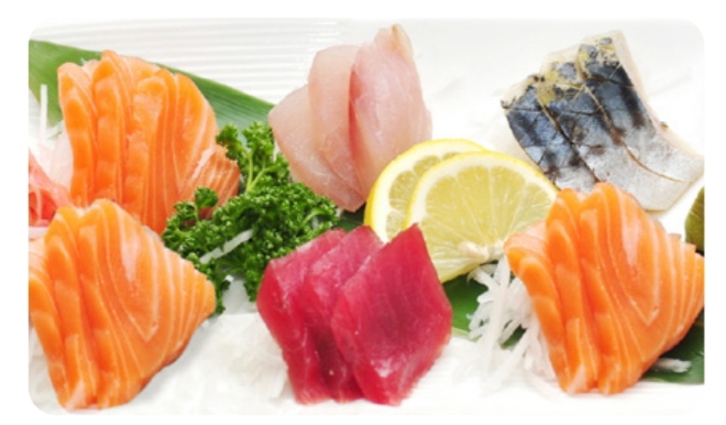 MS6 ( 1 soupe, 1 salade, 1 riz , Sashimi assortis (18 pièces)