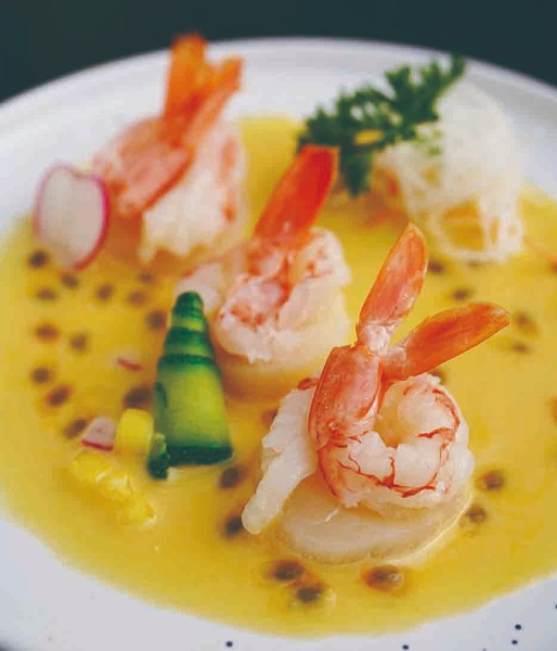 Ca6. Capesante e gamberi crudi in passion fruit sauce