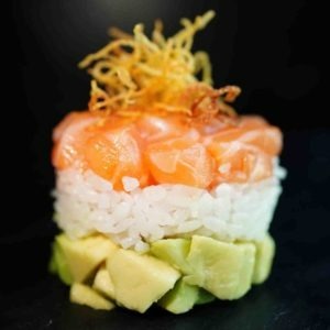 Ta3-C. Tartare di salmone e avocado con riso bianco