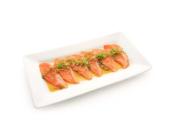 SS2. Sashimi saumon flambé