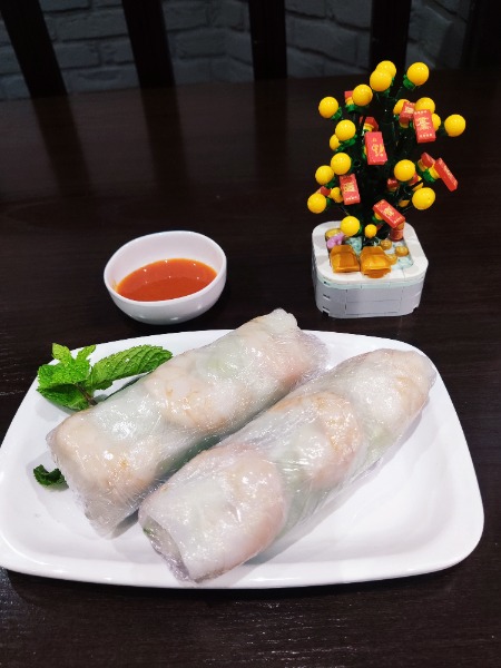 A8. Rouleaux de printemps aux crevettes (2pcs)