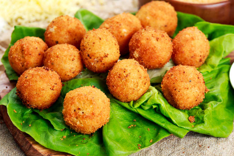F8. Beignets au fromage
