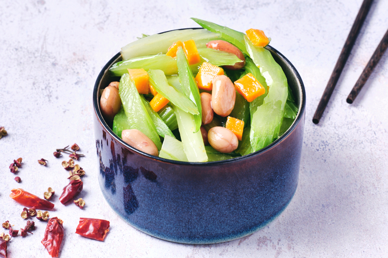 Salade céleri cacahuète