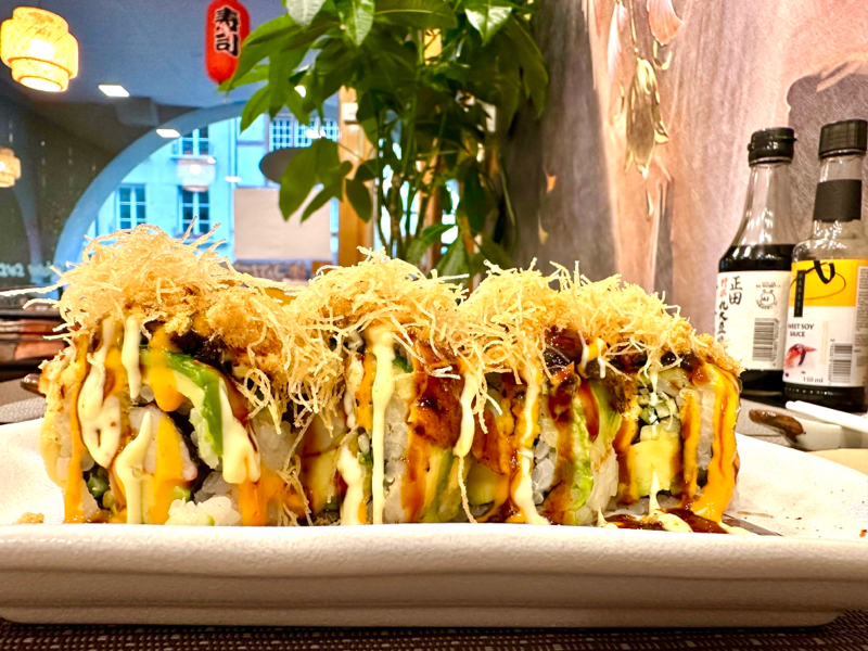 T50 Eel, avocado and meat floss roll