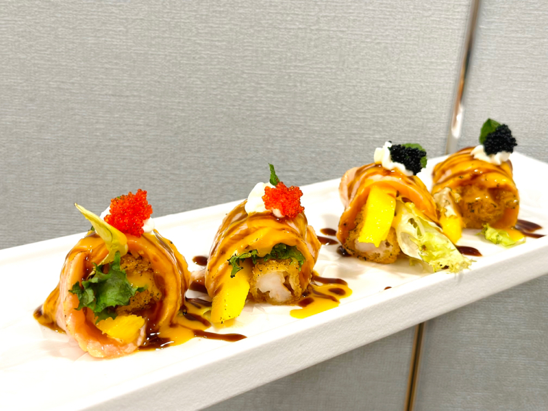 T49 Fried Shrimp Rolls with Mango Salmon(4stk)