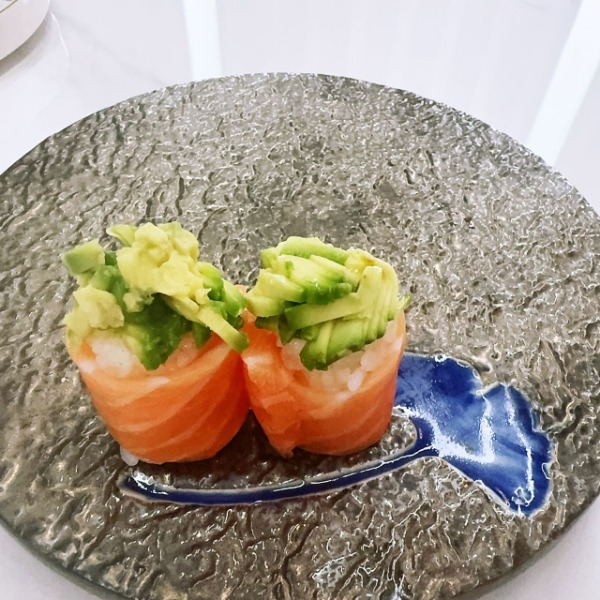 S5. Roll saumon avocat