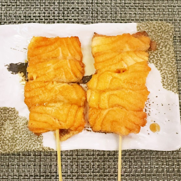 Y10. Brochette saumon