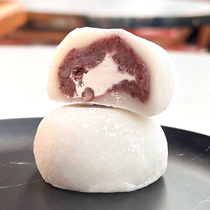 Mochi ice cream red bean (1 pcs)