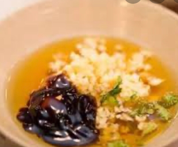 7. 蒜泥香油碟Fondue sauce l’ail