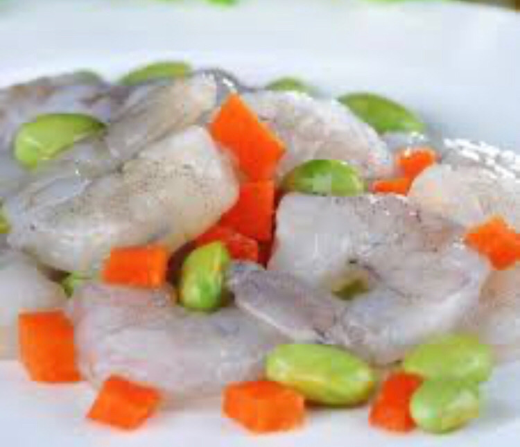 81.生鲜虾(去头、去皮,8只)Crevettes (sans peau, 8 pièces)