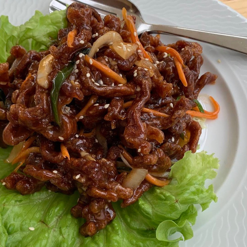 800.Boeuf croustillant à la sauce aigre-douce脆皮牛肉丝