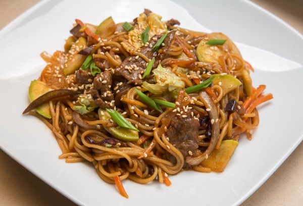 Nouilles japonaise sautées au boeuf