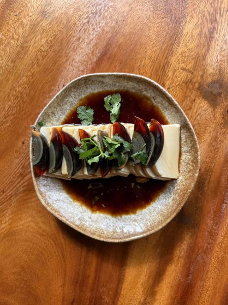 S8. Tofu tendre et son oeuf de 100 ans