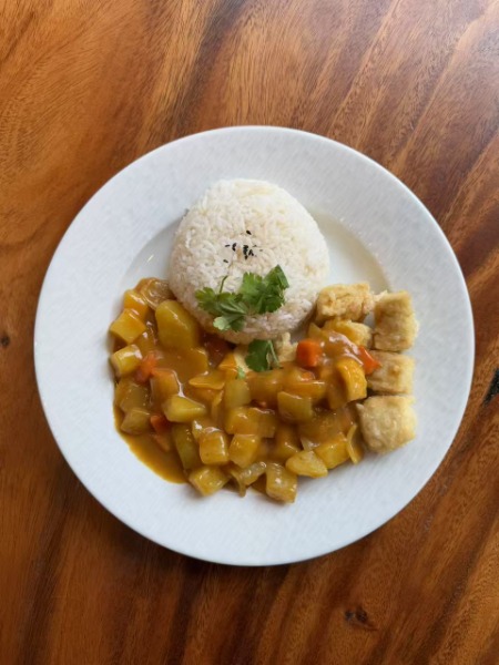 B3. Tofu au curry