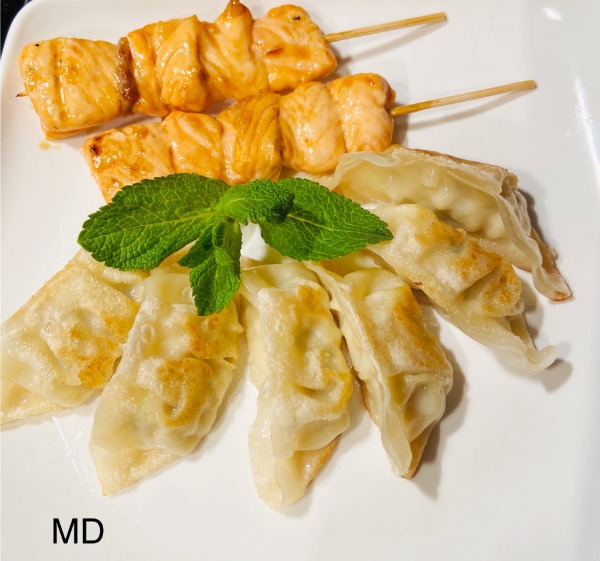 MD(2三文鱼串+6日本饺子)riz+salade