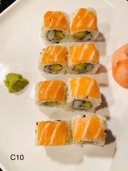 C10 maki spécial saumon avocat