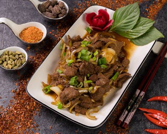 39. Bœuf sauté aux feuilles de basilic à la façon thaï (sans riz)