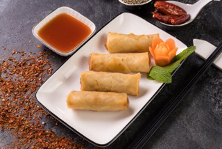 10. Mini rouleaux de printemps au poulet (4pcs)