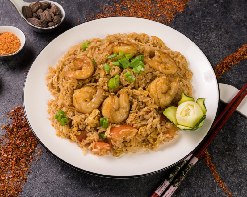 84. Riz sautés au poulet / boeuf / crevettes
