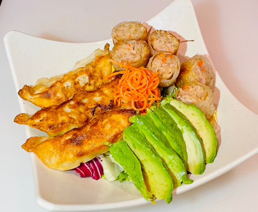 617 Salade Gyoza