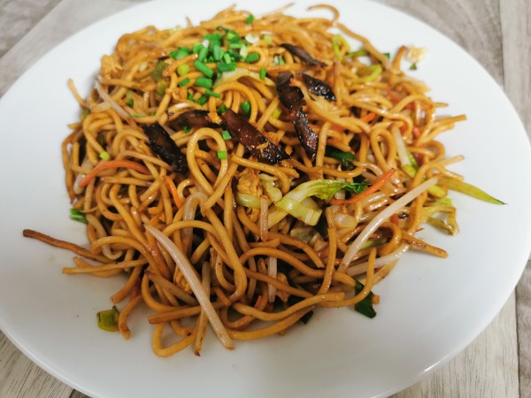 NPF. Nouilles sautées au porc fumé