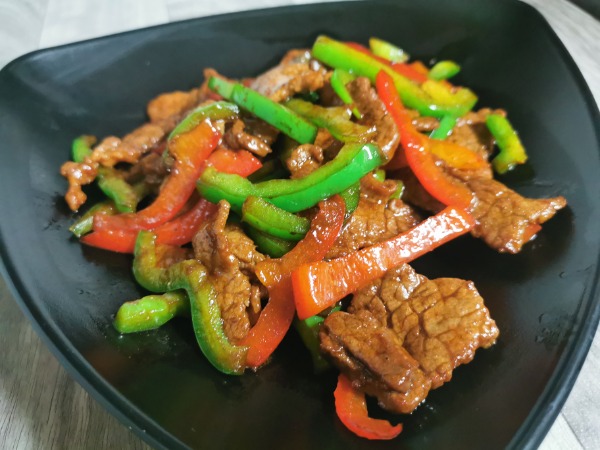 S17 Bœuf sauté aux poivrons