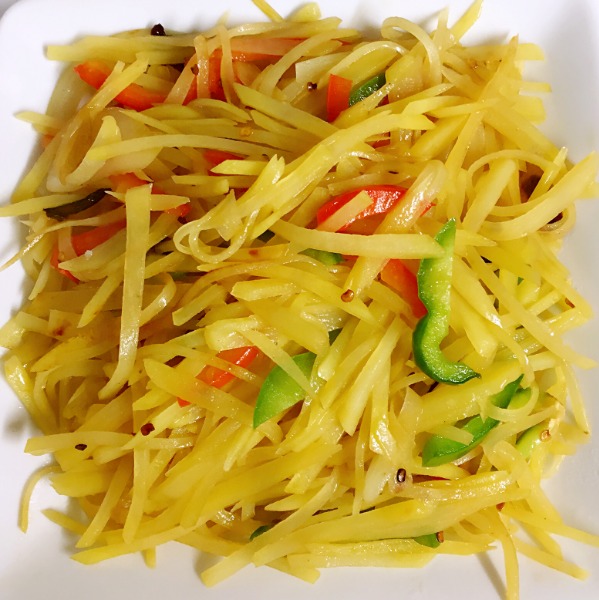 S5 Pommes de terre sautées au vinaigre et sauce piquante (Piment ou sans Piment)