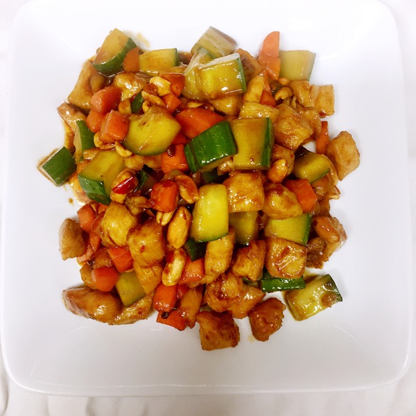 S15 Poulet kung pao à la sauce épicée (Piment ou sans Piment)