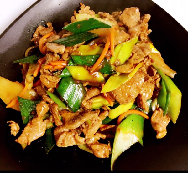 S19 Agneau sautées aux poireaux