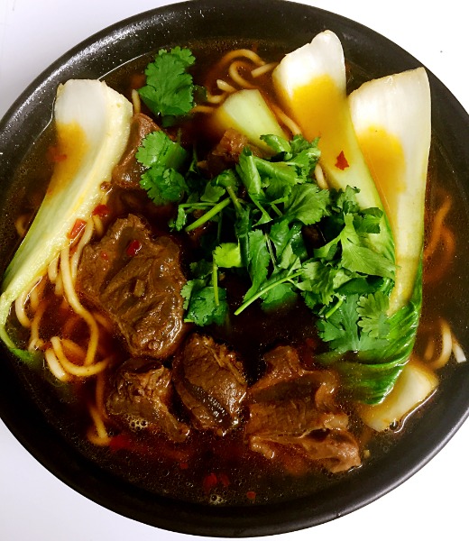 T3 Soupe de nouilles aux ragoûts de bœuf (Piment ou sans Piment)