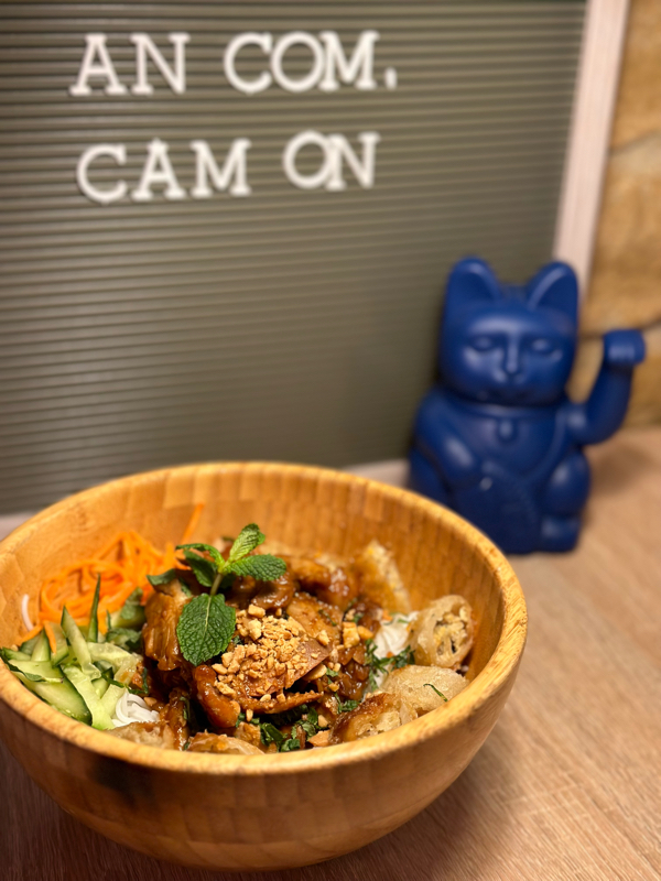 Bùn vịt (canard laqué à la viet.)