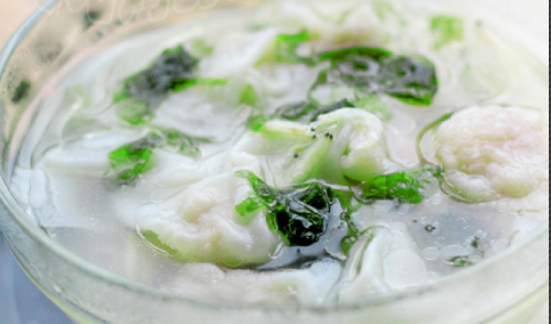 4 Soupe de raviolis aux porc