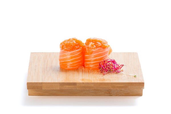 140. Gunkan spicy salmone 2pz (1.3.4.6)spicy