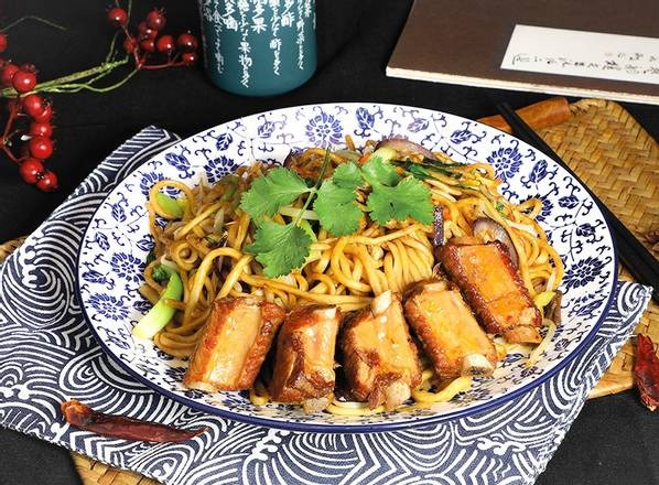 N4. Nouilles sautées aux travers de porc