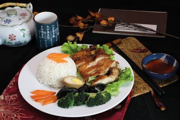 P6. Riz au poulet croustillant et légumes