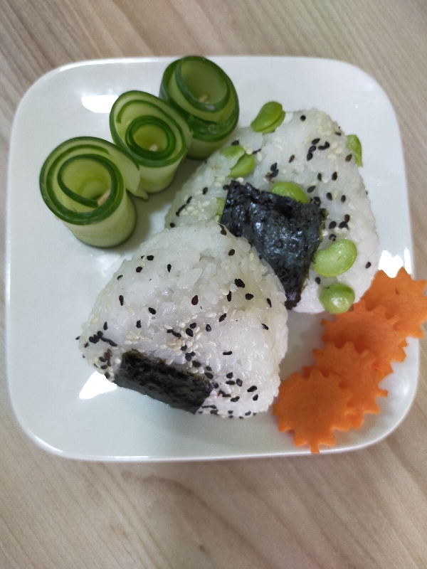 216. Onigiri thon